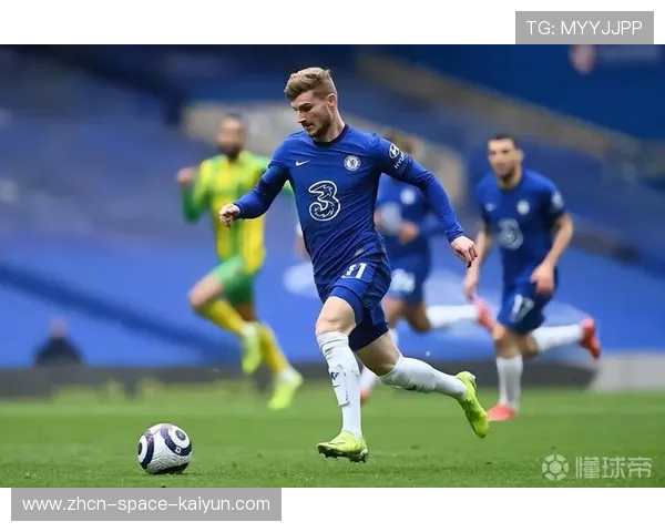 英超俱乐部开放训练日，千名小球员参与体验活动